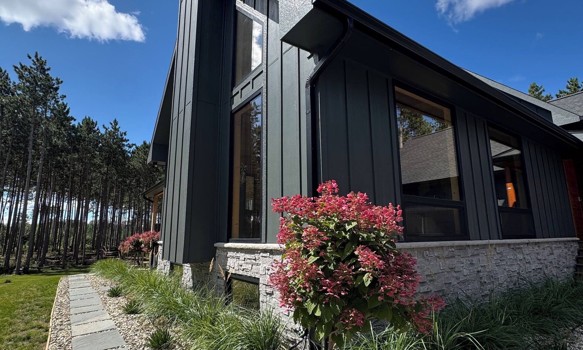 Adams House | Pinecone Getaway - Hot tub, pool, 5 bedrooms, sleeps 14 - Adams, Wi