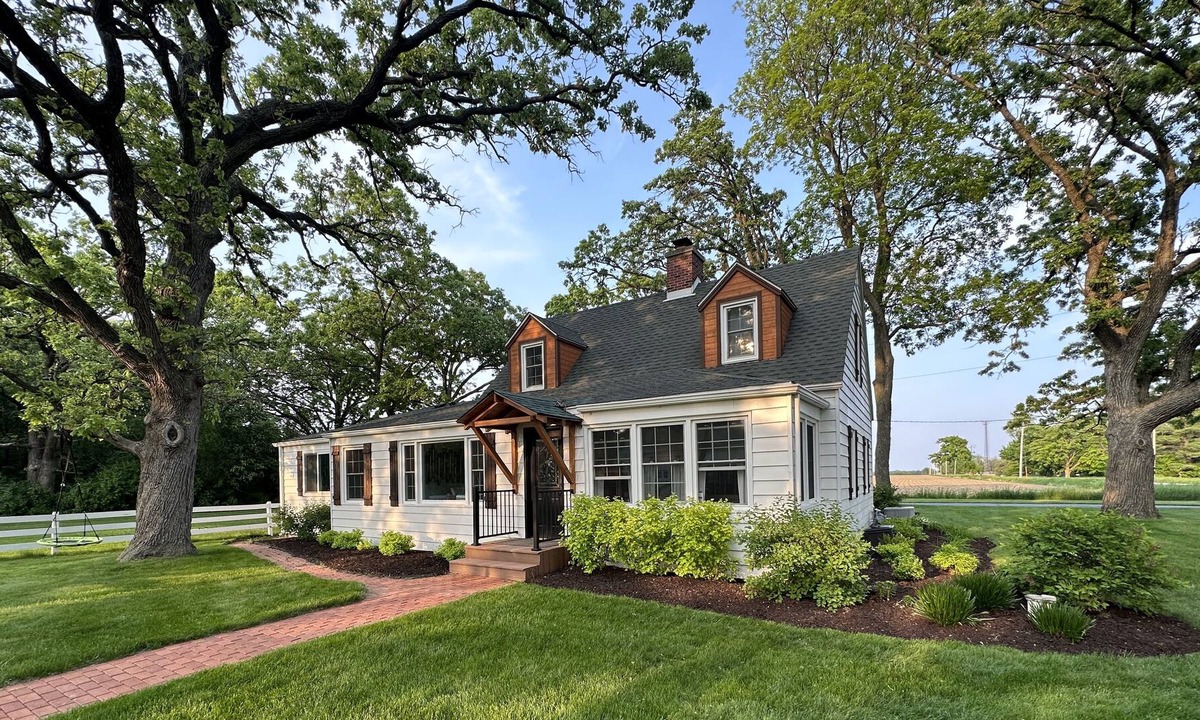 Lake Geneva Cottage | Plan your Fall Getaway, Cozy Farmhouse/short drive to Lake Geneva