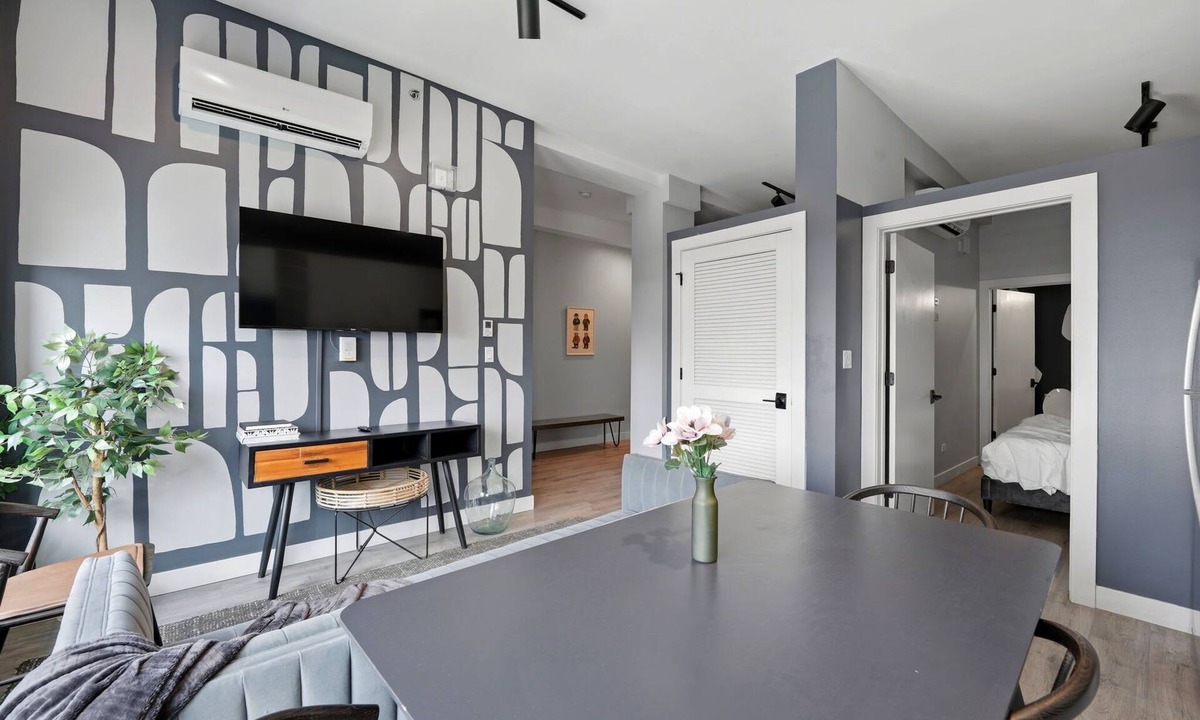 The Loop Hotel | Plymouth Collection: 3BD 2BA with Gym & Rooftop