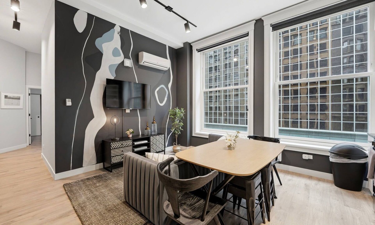 The Loop Hotel | Plymouth Collection: 4BD 3BA with Rooftop & Lobby