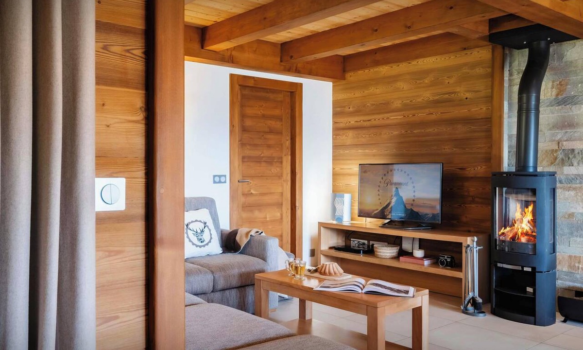 Manigod Ski Chalet | Pralor Le Peille - French Alps break for 8 with spa - OVO Network