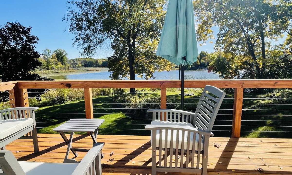 Delavan House | Private Lakefront Retreat with Hot Tub, Pet Friendly, Sleeps 10