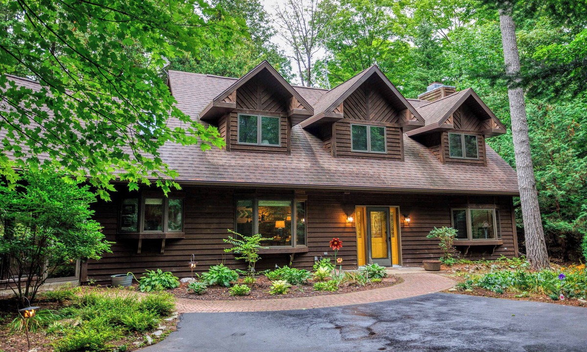 Egg Harbor Cabin | Private, Wooded Lot - Sleeps 10 - Asher Manor