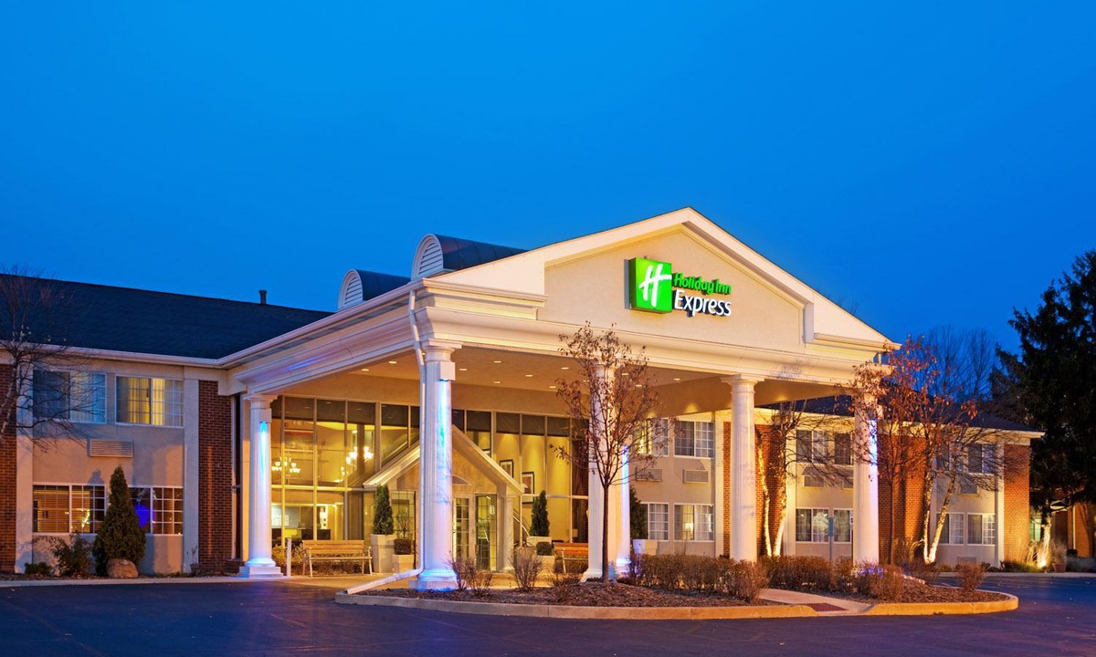 St. Charles Hotel | Quality Inn and Suites St Charles - West Chicago