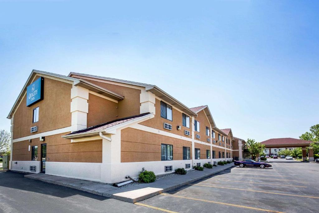 Monee Hotel | Quality Inn Monee I-57