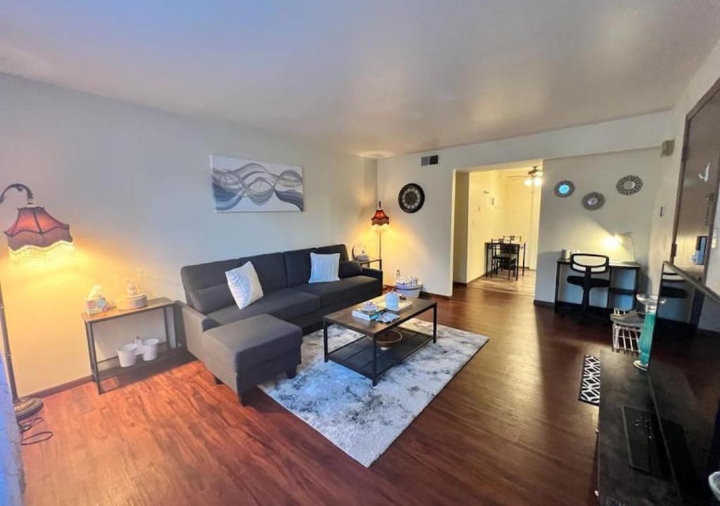 Orange Prairie Apartment | Quiet Cozy 2BR APT Black out Curtains