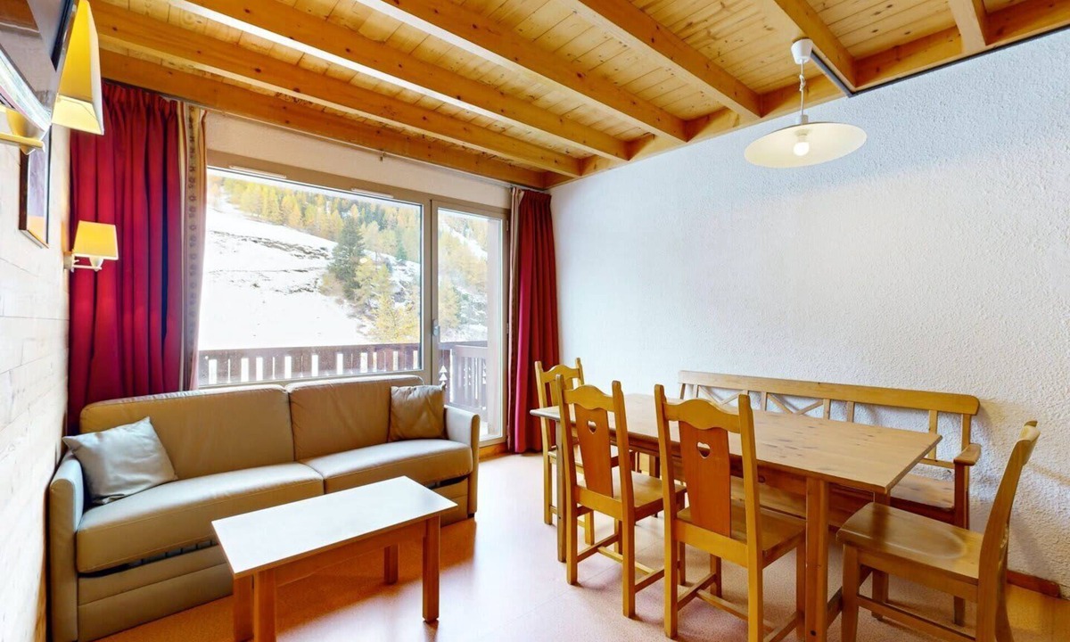 Plagne 1800 Apartment | Résidence Les Arolles – La Plagne 1800/Large Family Lodge 11p