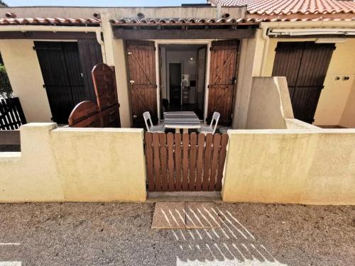 Port Leucate Apartment | Résidence Hawai 1 - VILLA T1 CAB 4 couchages PORT LEUCATE MAE-1274