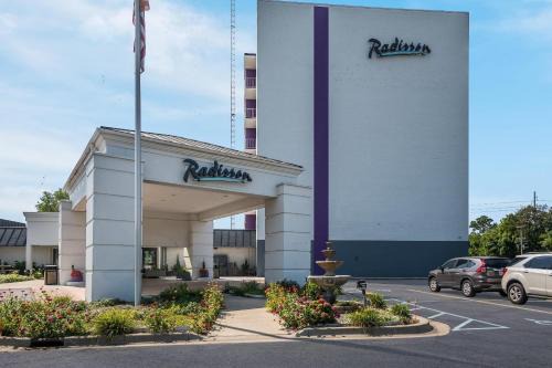 Grand Rapids Hotel | Radisson Hotel Grand Rapids Riverfront