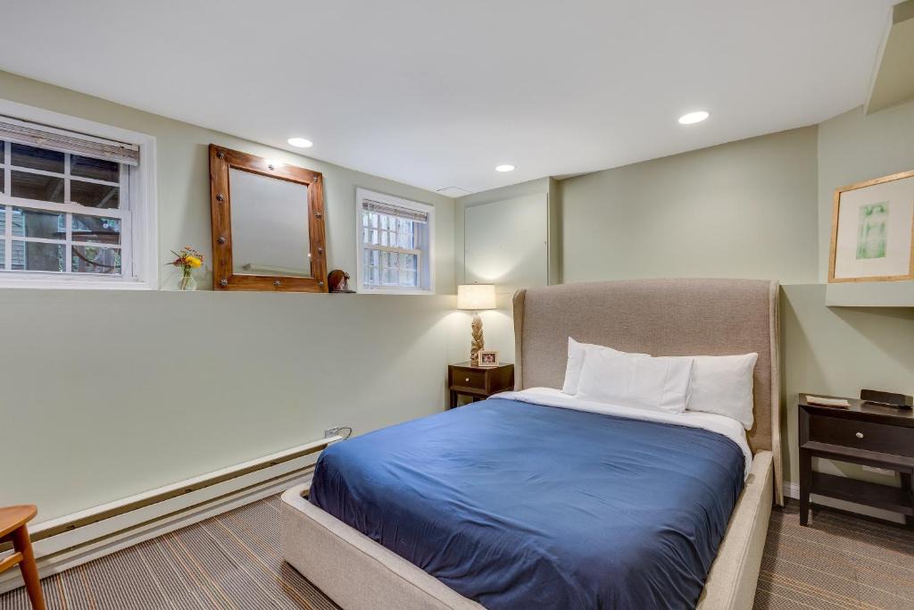 Pulaski Park Apartment | Relax in Winter Park - You Will LOVE the Garden Access and the Classic, Comfortable Feeling apts