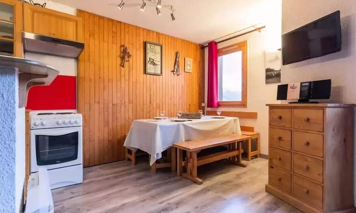 Montchavin Apartment | Residence Le Bastion I - 3 Rooms for 9 People
