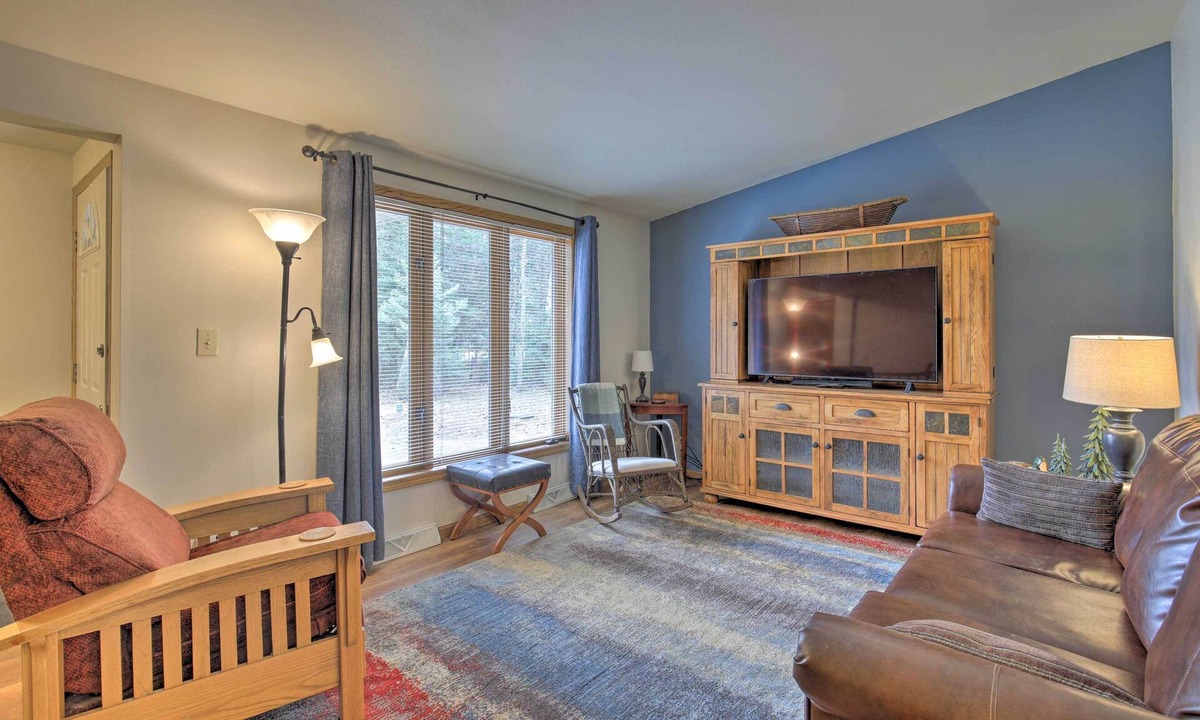 Rhinelander House | Rhinelander Home - Jennie Webber Lake On-Site