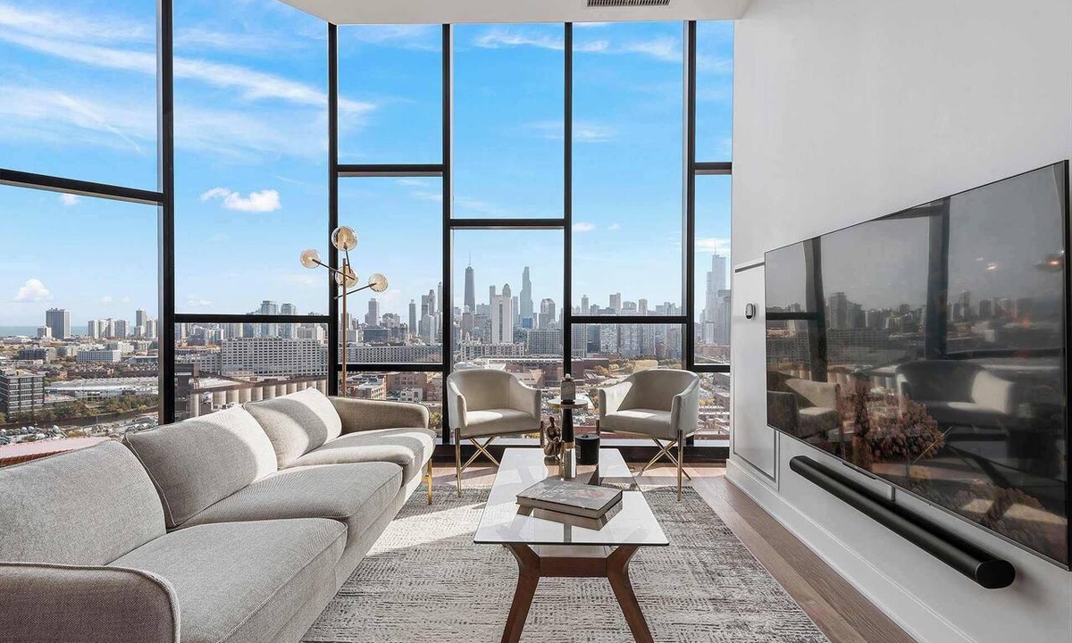 River West Apartment | River West 3BR Penthouse Duo: Skyline Comfort