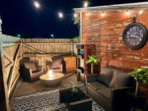 Bellevue House | Riverbend Suite - Potter’s Mill