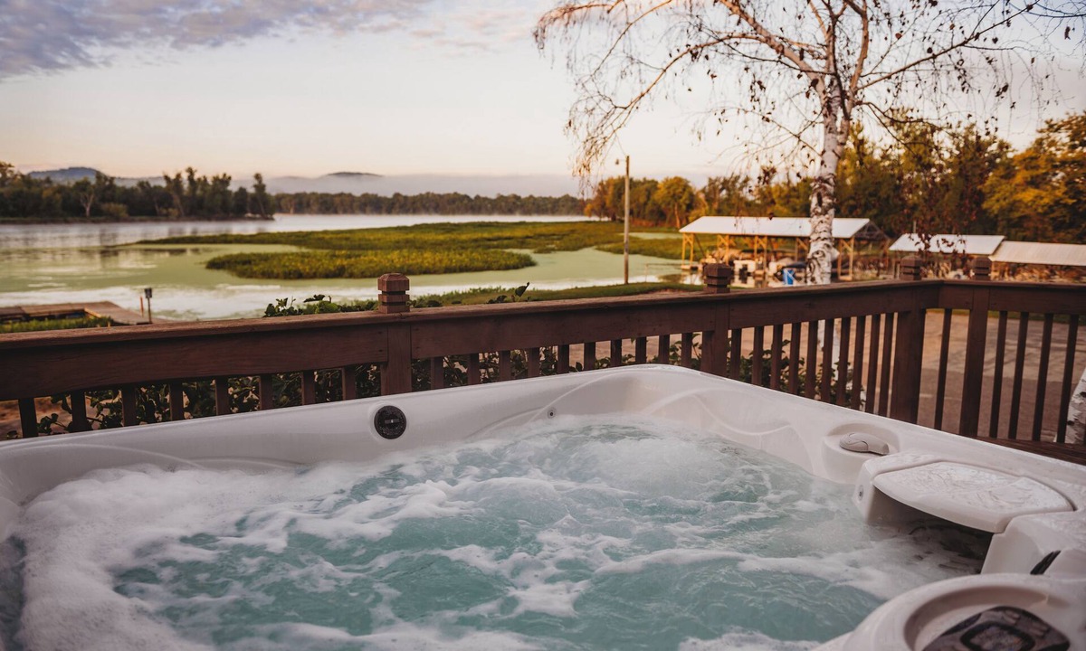 Cassville Resort | Rivers Edge