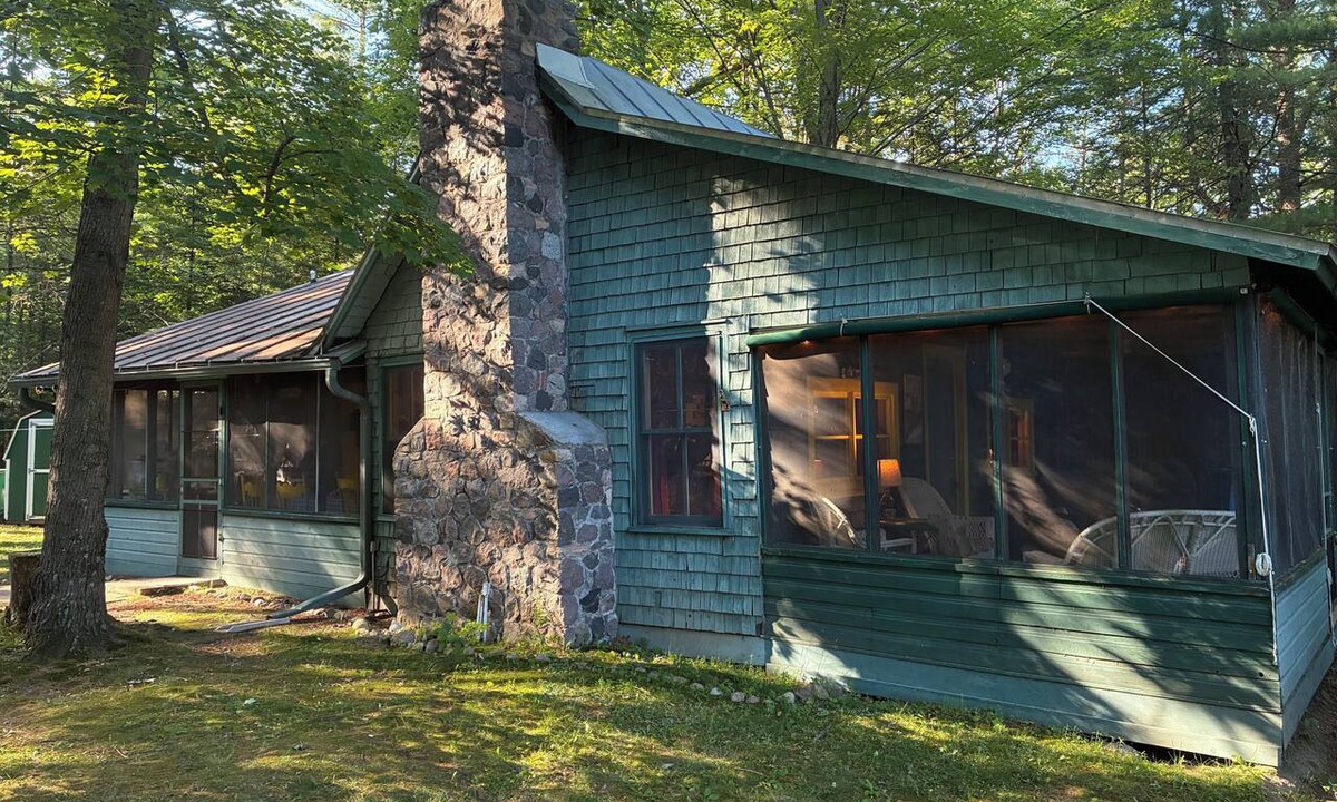 Waupaca Cottage | Rustic 1920s Lakefront Cabin with 2 Bedrooms + Sleeping Porch