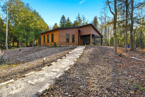 Sturgeon Bay House | Scandinavian Hygge- Near Cave Point County Park