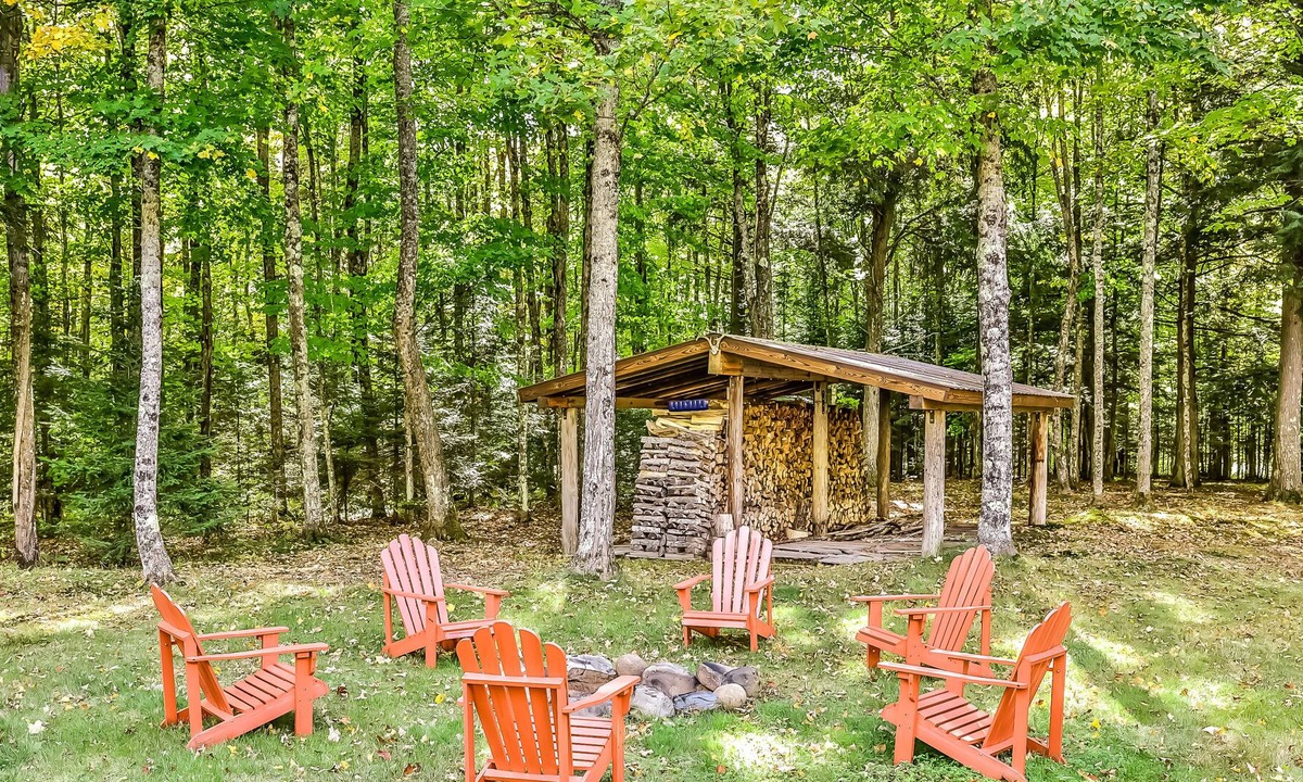 Phelps House | Secluded 26-acre hideaway near trails & fishing lake - wood stove, WiFi, dogs OK