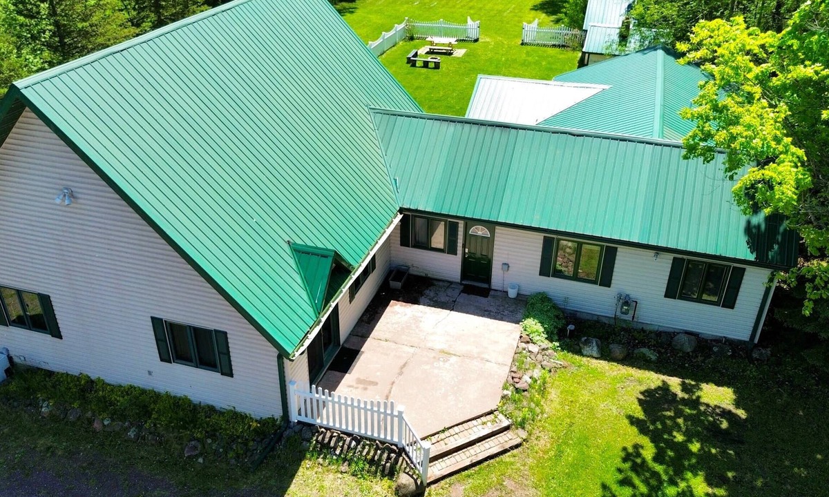 Bessemer House | Serenity POW! *New Outside Hot Tub* 3 Private Acres!