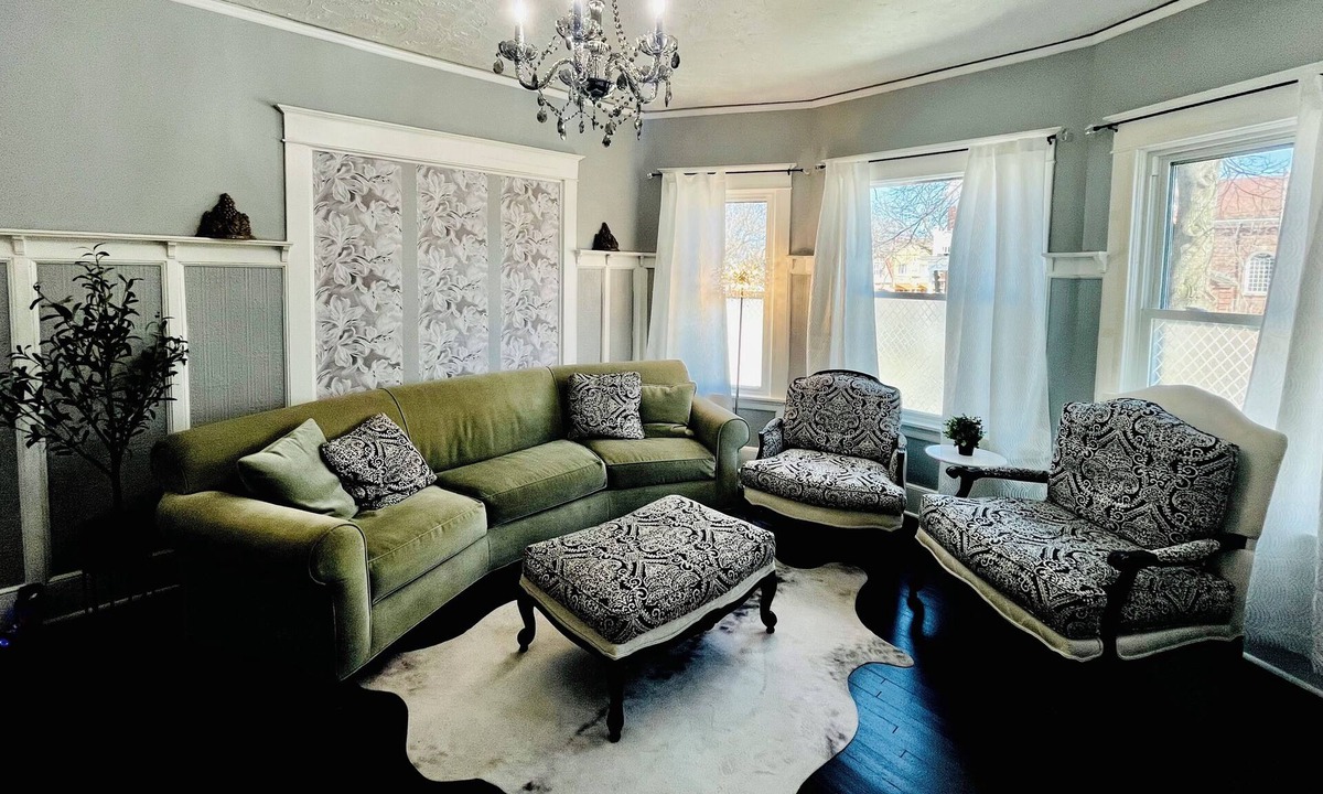 Riverwest Apartment | Silver Swan in Riverwest!