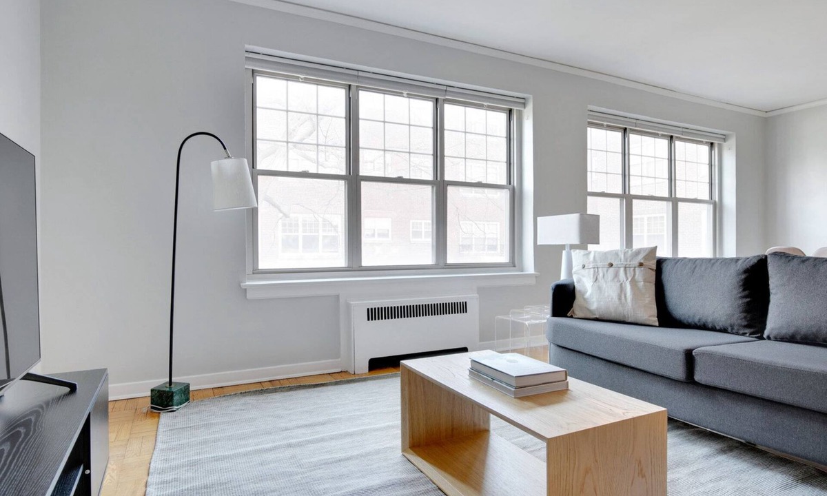 Evanston Apartment | Sleek Evanston 1BR w/Dishwasher, walk to Northwestern, by Blueground