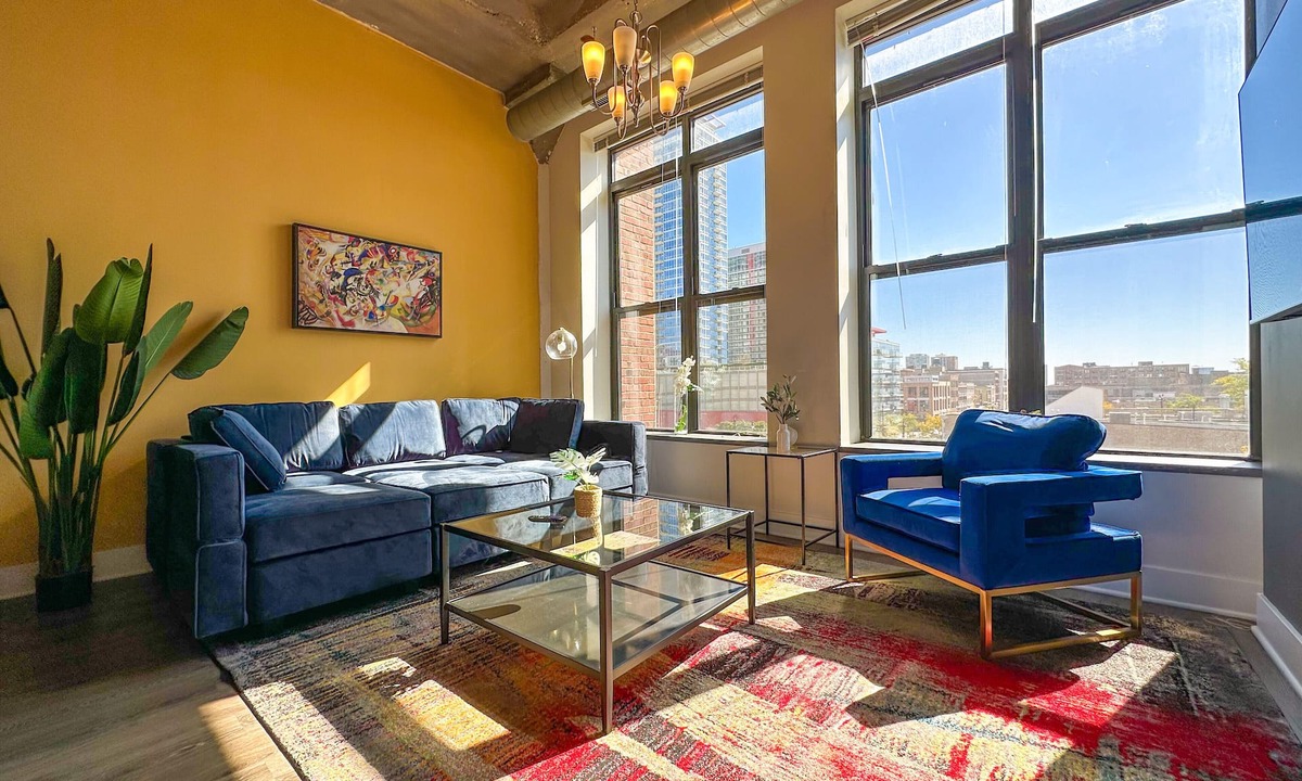 Near South Side House | Spacious 2BR Group Stay near McCormick Place & Wintrust Arena