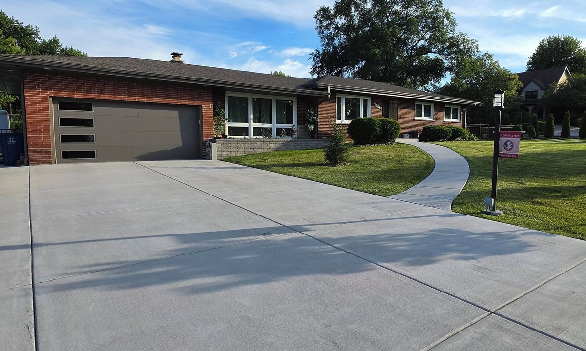 Roselle House | Spacious 4 bdr house in Medinah within walking distance of Medinah Country Club