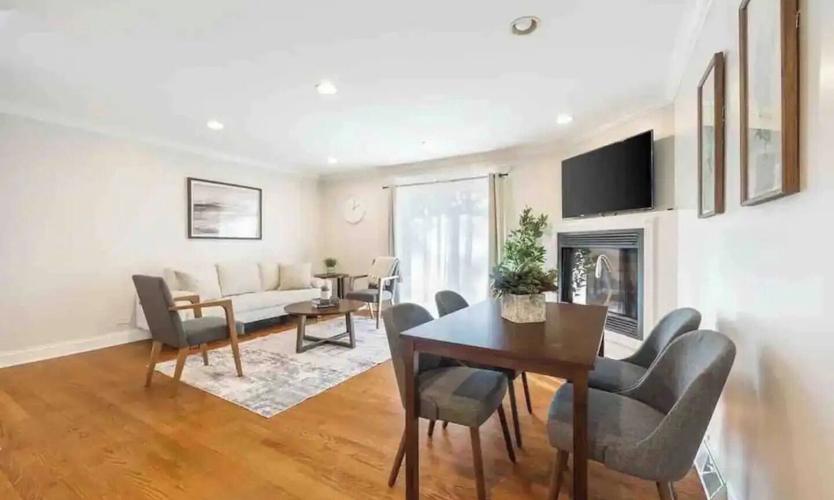 Arlington Heights House | Spacious 4BR Arlington Heights Retreat - Modern & Comfortable