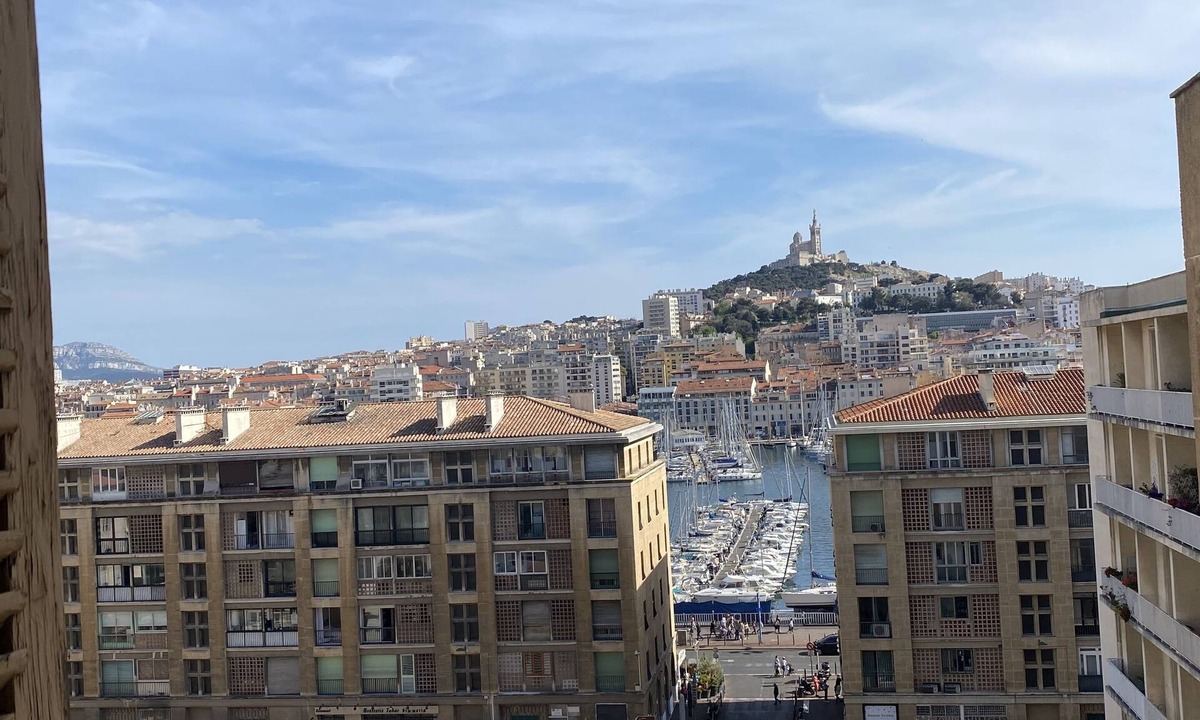 Hotel-de-Ville Apartment | Splendid view of Notre Dame de la Garde and the Old Port