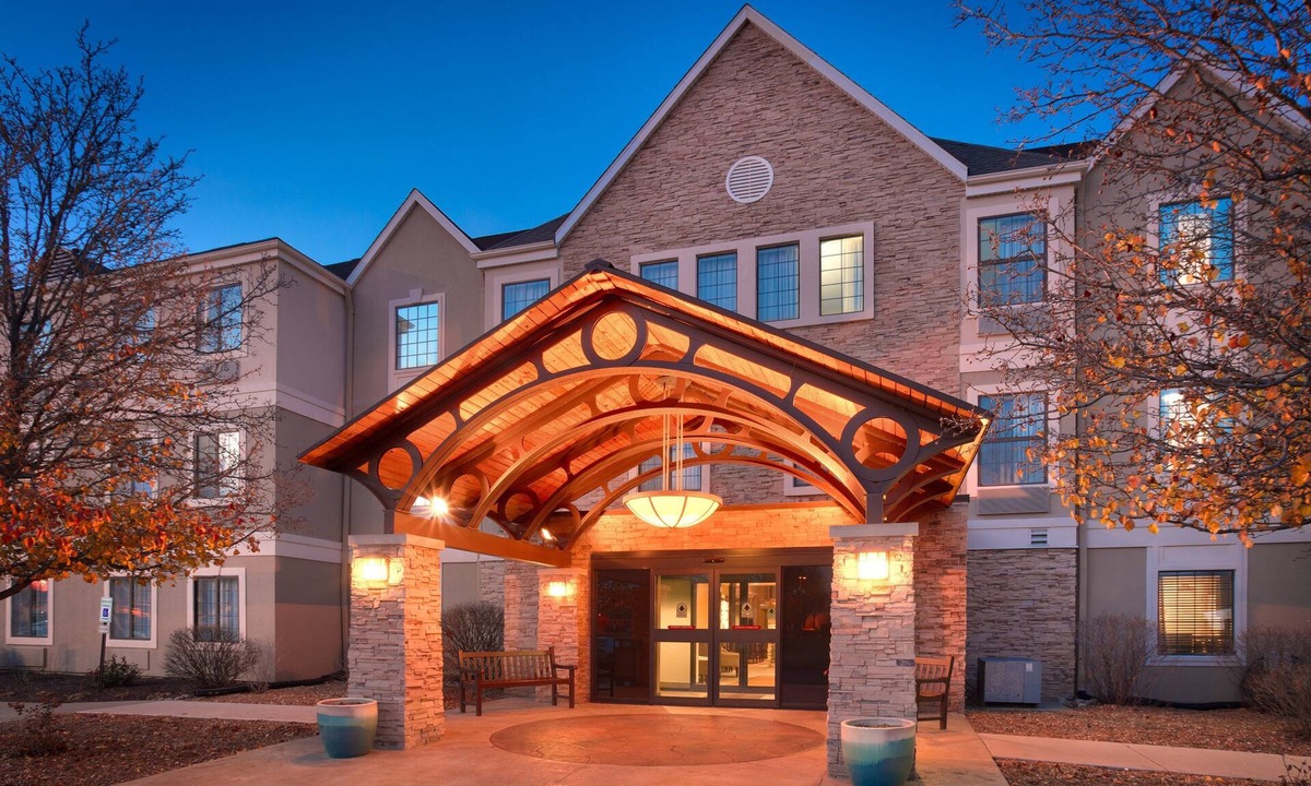 Peoria Hotel | Staybridge Suites Downtown Peoria by IHG