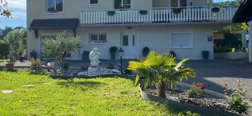 Saint-Cassin Apartment | Studio Granier