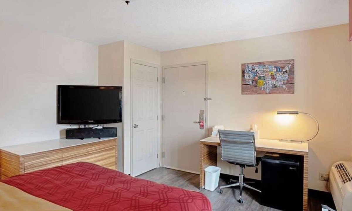Clinton Apartment | Studio in Clinton, IA: Your perfect rental awaits