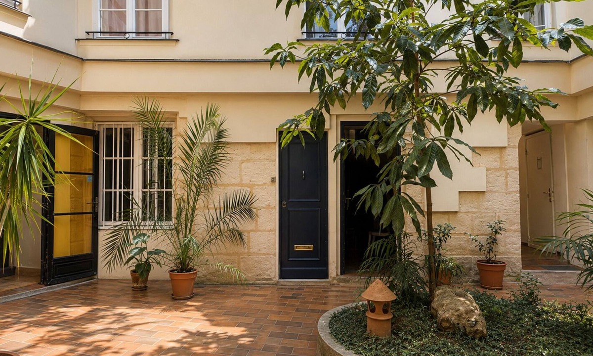 Saint-Victor Apartment | 💙Studio Saint Victor, next to Notre Dame 🤍, lovely decorated, very quiet ❤️