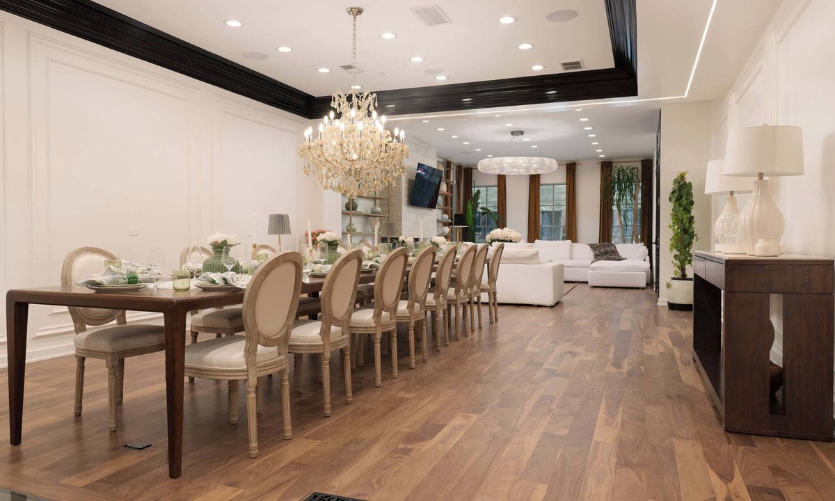 Gold Coast House | Stunning Gold Coast Home 12BD 6BA & Rooftop Patio