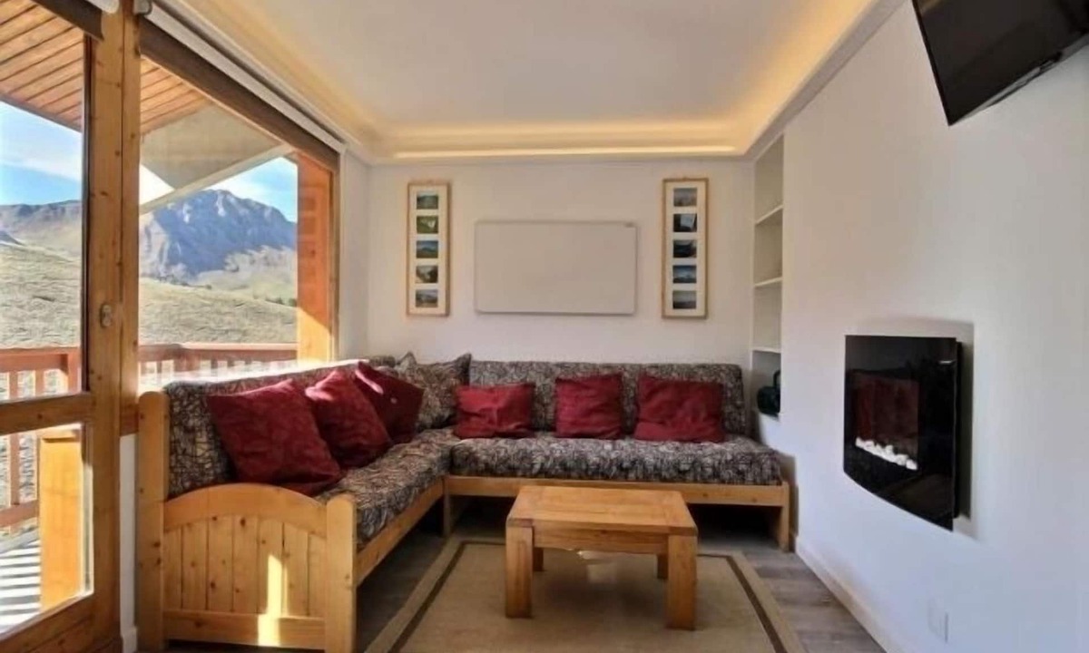 Plagne Villages Apartment | Stunning renovated duplex with Wi-Fi - 6 ppl, 3 Bd, ski-in/ski-out