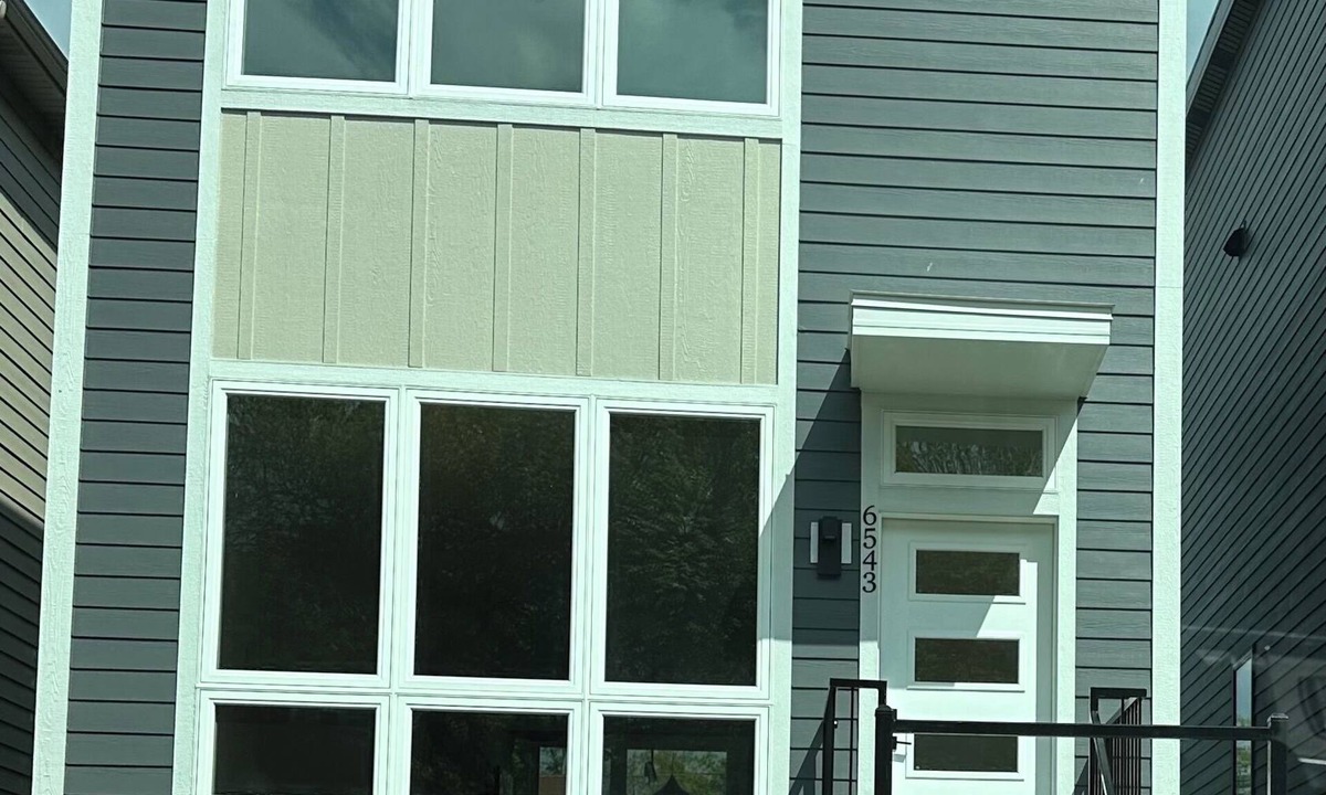 Woodlawn Apartment | Stylish 2-bedroom Retreat Near UChicago & Close to Downtown