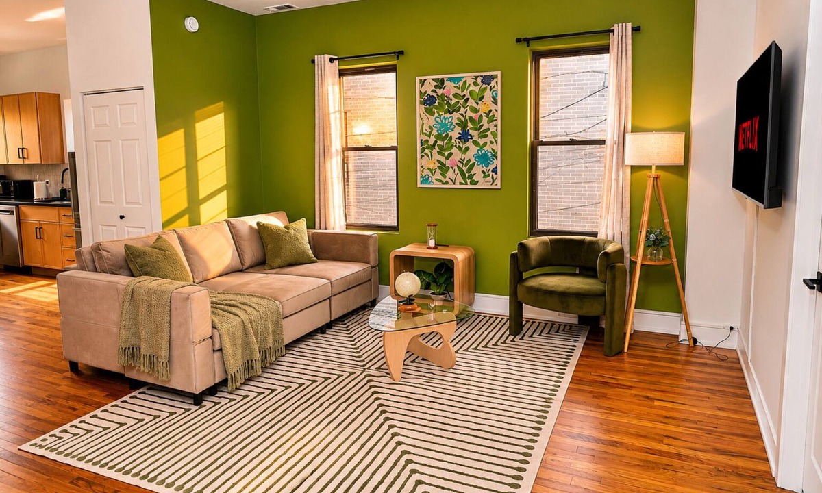 West Town Hotel | Stylish brand new 3BR Near West Loop/Fulton Market