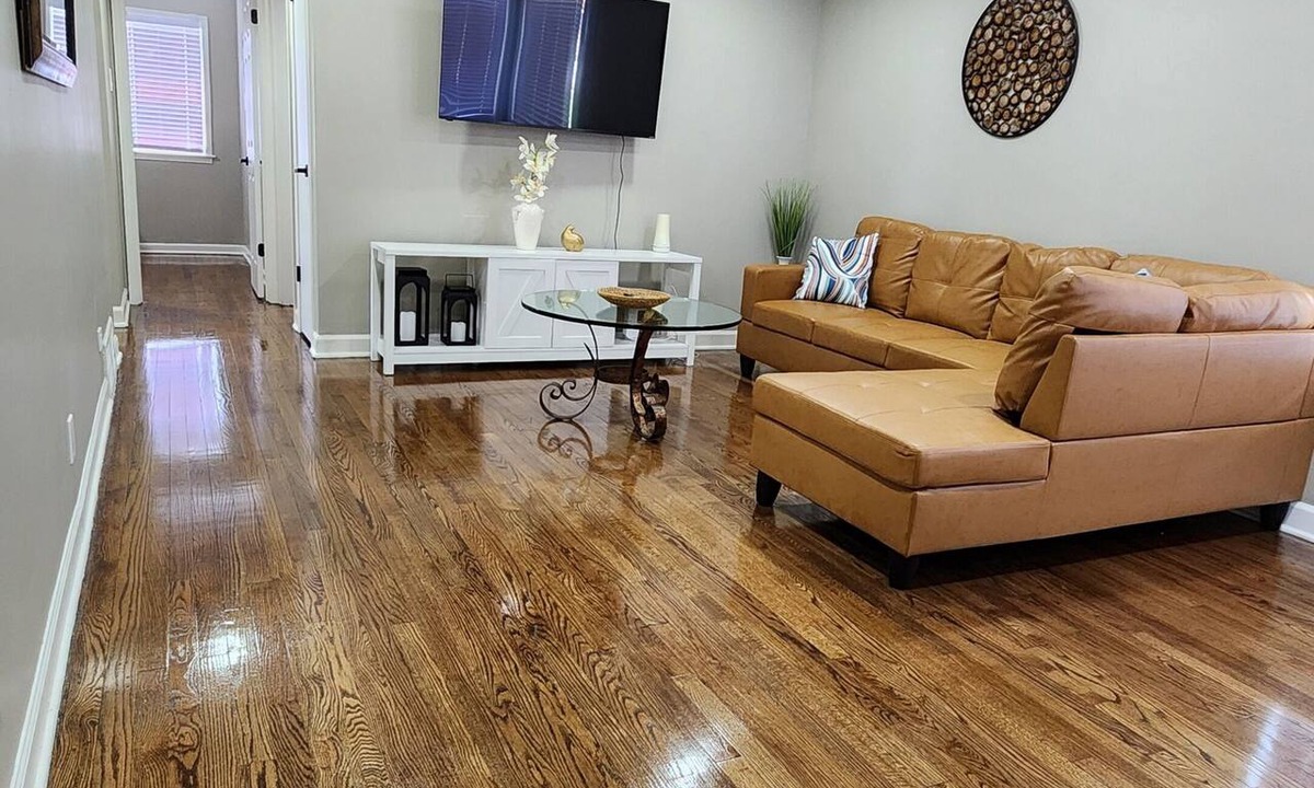 Clearing House | Stylish Midway Getaway