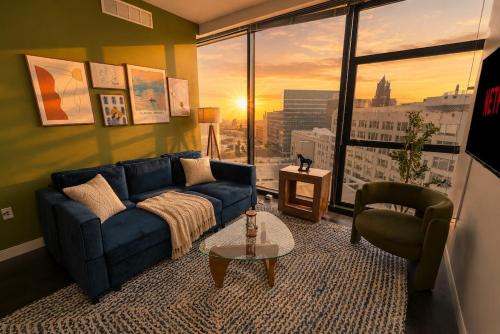 Westown Apartment | Stylish Westown 2BR Retreat 10 min to Fiserv Forum