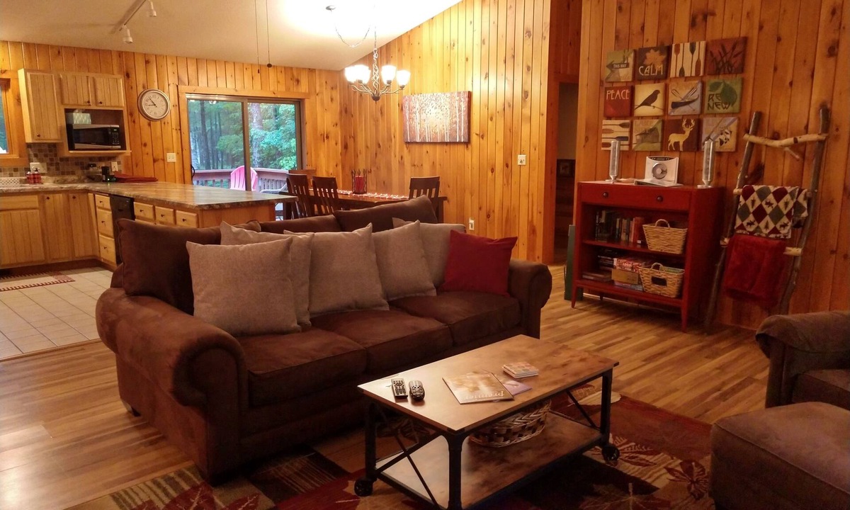 Manitowish Waters House | Summertime Fun Time at Hojnacki's Cedar Hideaway