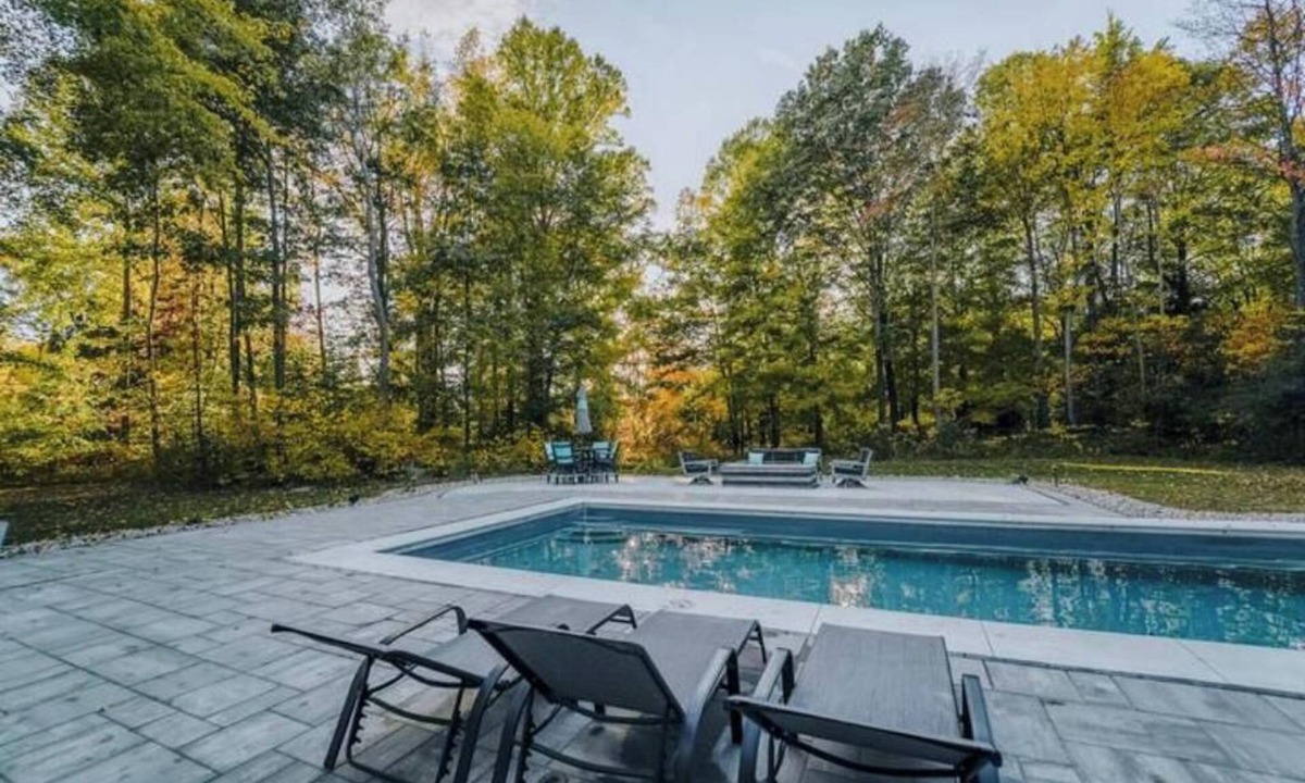 South Haven House | Summertime in SoHa! Pool, Hot Tub & Game Room