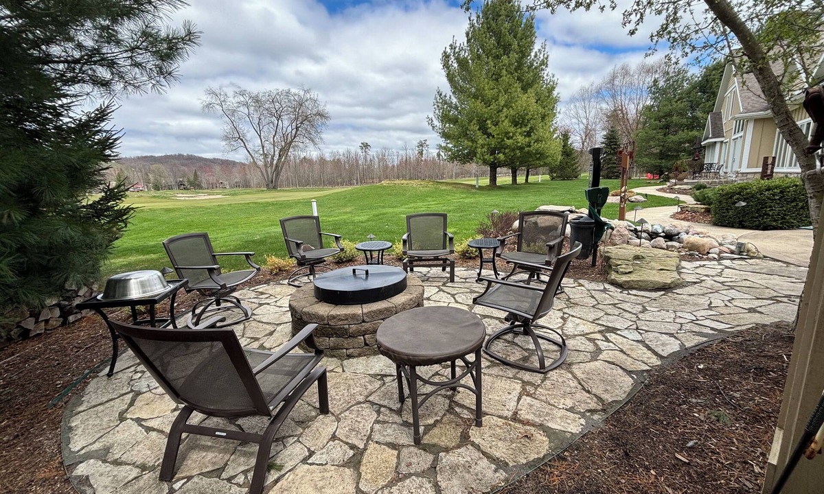 Thompsonville House | The Betsie Birdie on the #8 Green at Crystal Mountain