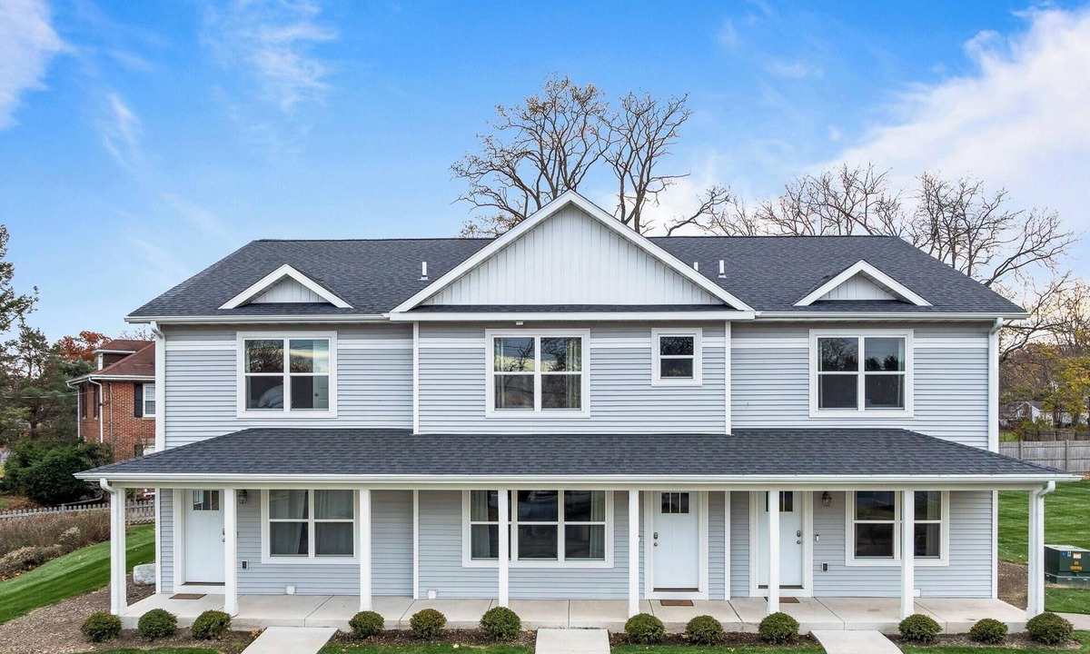 Lake Geneva House | The Geneva Collection|Sleeps 40|Arcade Room|Groups|Outdoor Spaces