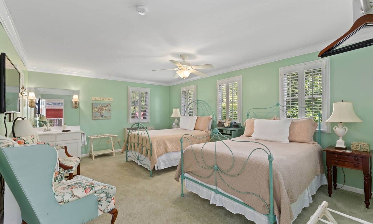 Elsah Bed & Breakfast | The Green Tree Inn