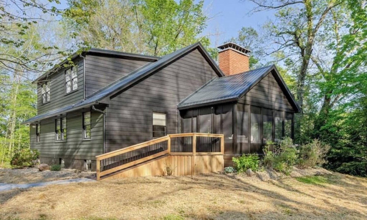 Marshall House | The Lodge at The Narrows Cabins