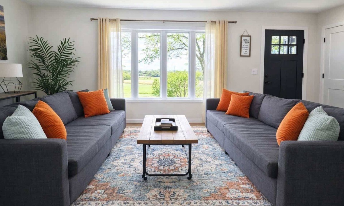 West Chicago House | The Orchard House/King Bed/Privacy/Walking Trail