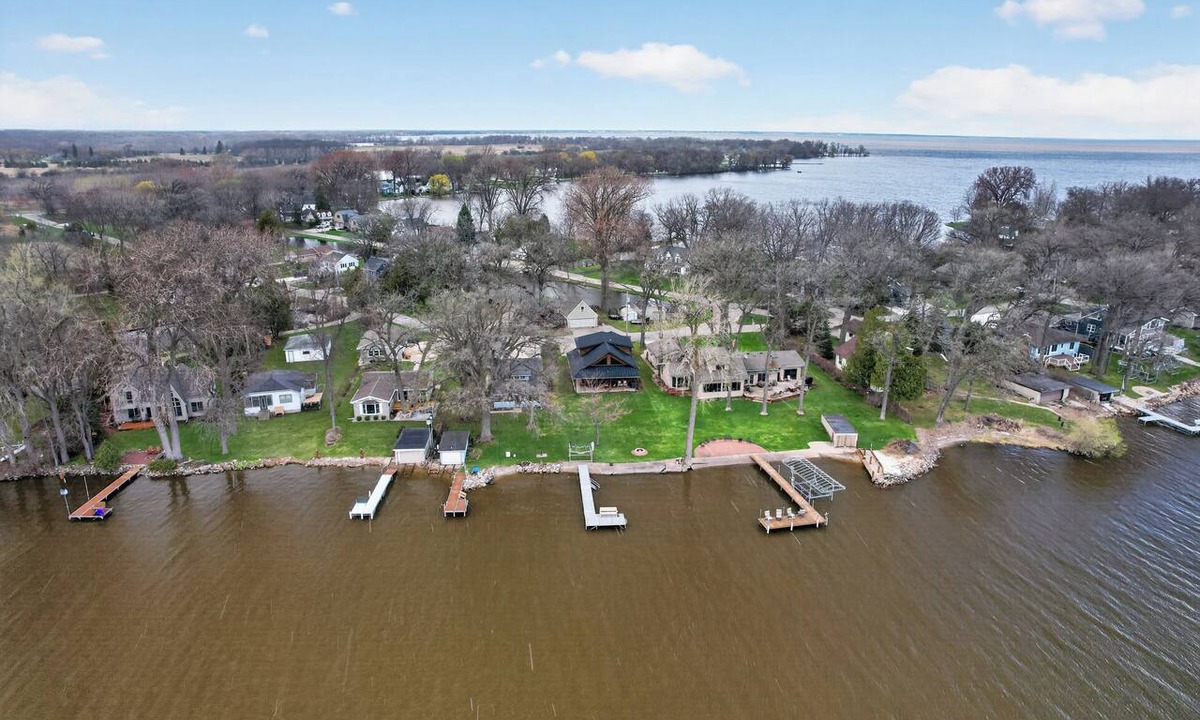 Black Wolf Cabin | The Point on Winnebago: Dock. Dine. Unwind.