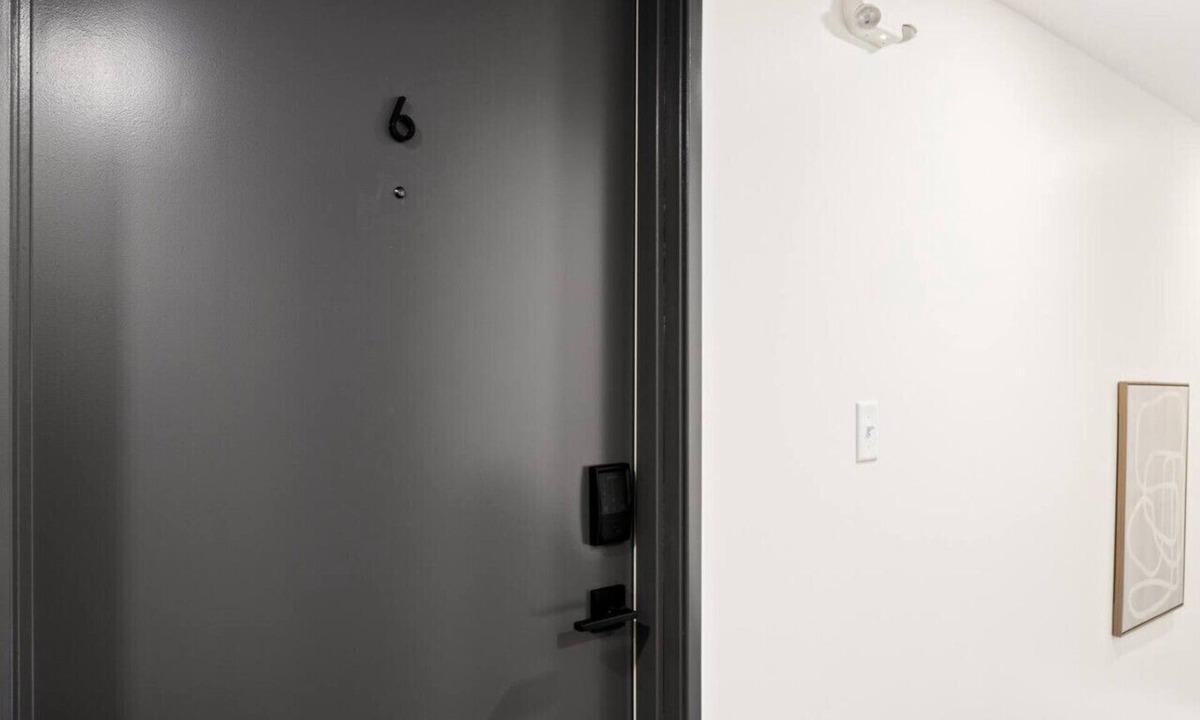 Morton Apartment | The Silo 6 - 1BD Modern Abode
