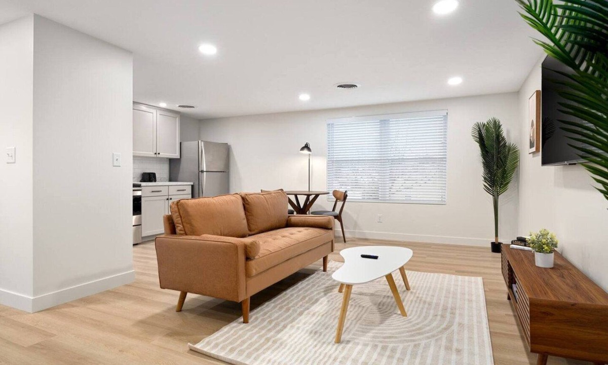 Morton Apartment | The Silo 6 - Modern Abode