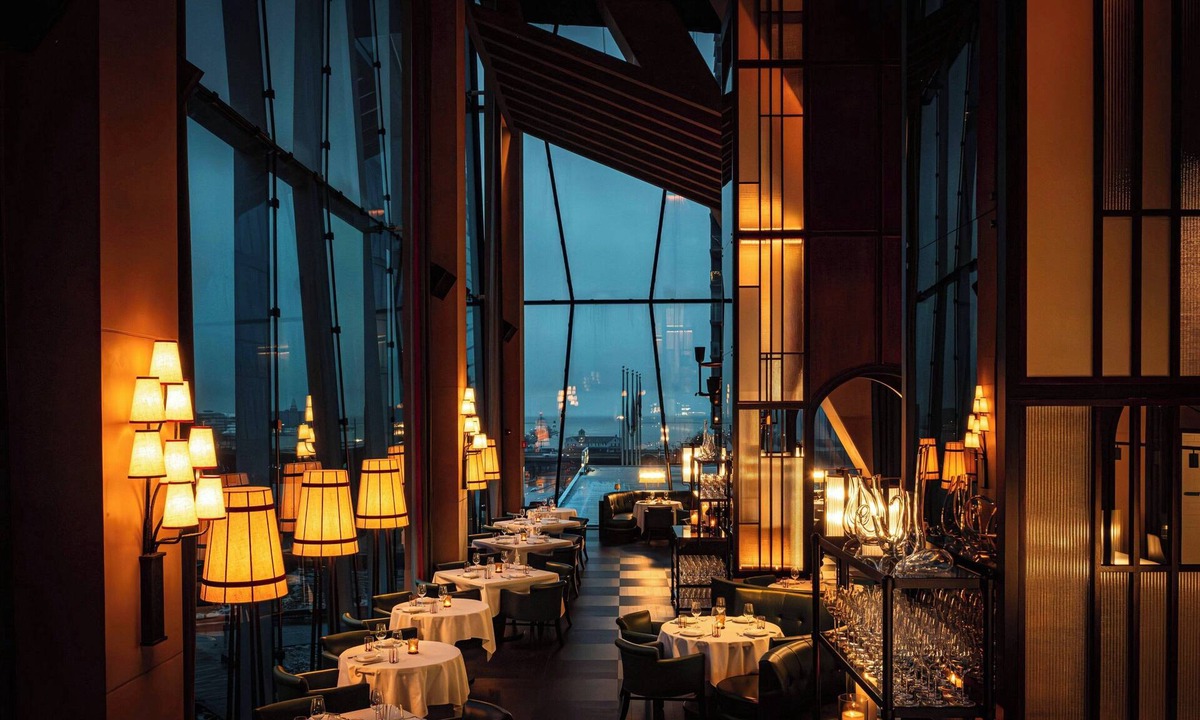 Near East Side Hotel | The St. Regis Chicago